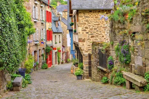 Dinan